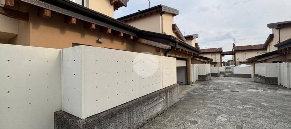 Квартира с 2 спальнями в Трескоре Бальнеарио, Италия № 288101 20