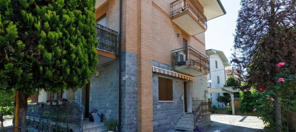 Apartamento de 6 dormitorios en Cesena, Italy No. 347751 4