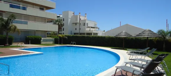 Apartamento de 2 dormitorios en Quarteira, Portugal No. 63491 2