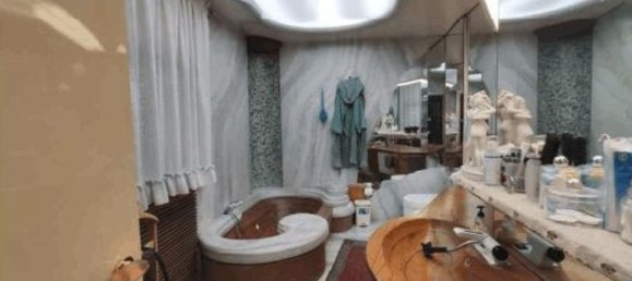 12 rooms Apartment in Padua, Italy No. 15415 10