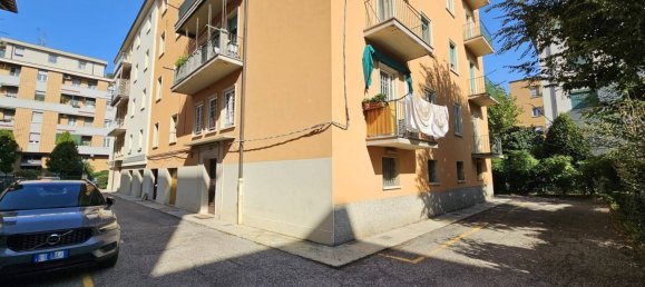 4 rooms Apartment in Bologna, Italy No. 28941 5