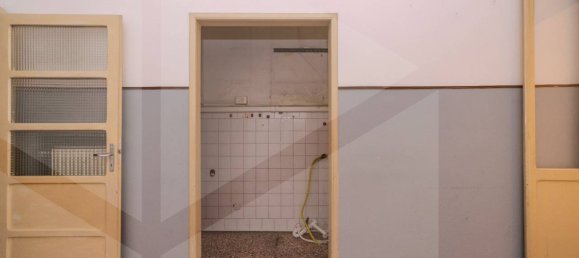 4 rooms Apartment in Bologna, Italy No. 28941 11