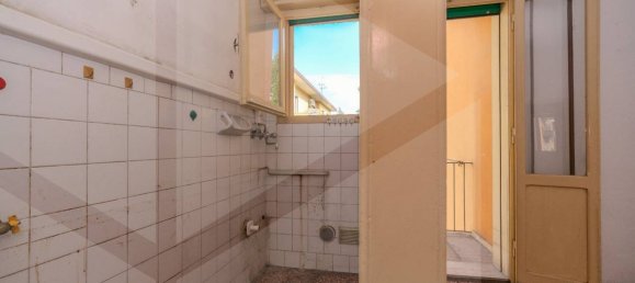 4 rooms Apartment in Bologna, Italy No. 28941 16
