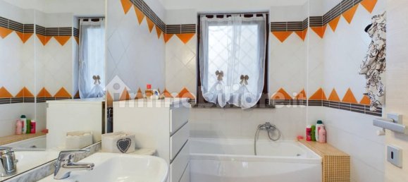 2 bedrooms Villa in Rome, Italy No. 150887 4