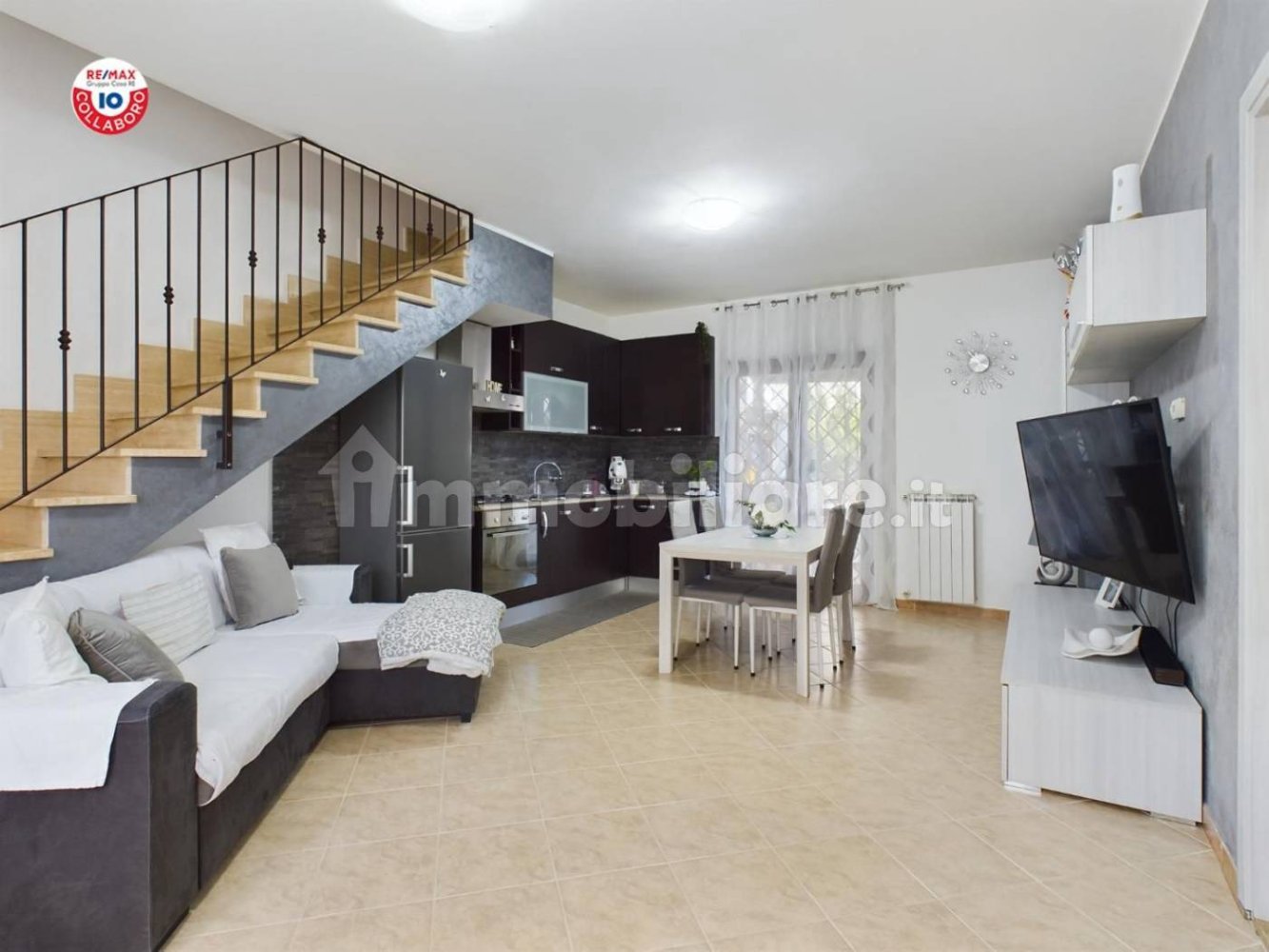 2 bedrooms Villa in Rome, Italy No. 150887