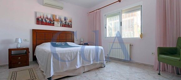 4 bedrooms Villa in Moraira, Spain No. 4900 2