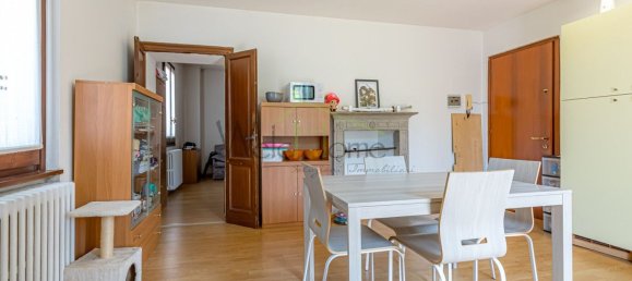 2-salle Appartement à Albese con Cassano, Italy No. 167701 3