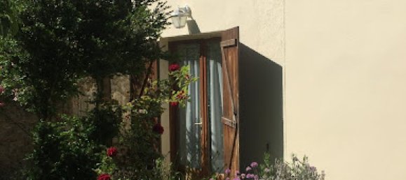 2 bedrooms House in Chateaufort, France No. 167494 4