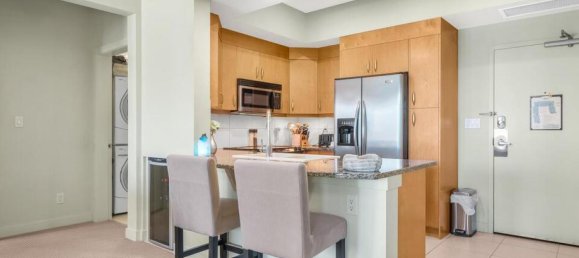 2 bedrooms House in British Columbia, Canada No. 1266 4