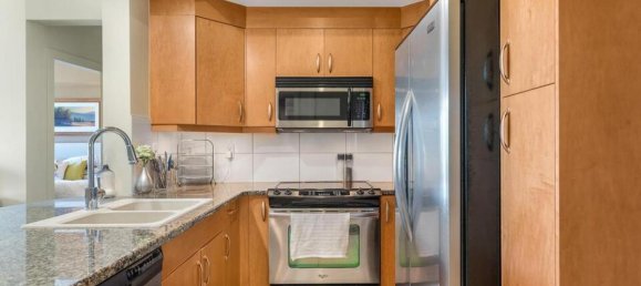 2 bedrooms House in British Columbia, Canada No. 1266 3