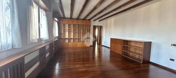 4غرفة شقة في Brescia, Italy رقم 2229 16