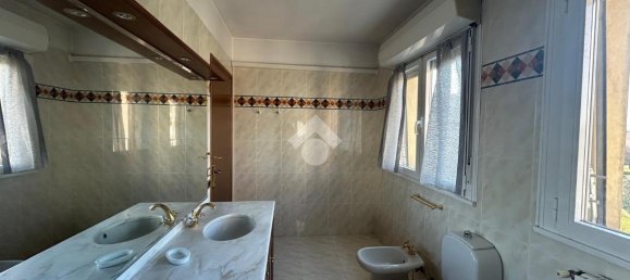 4غرفة شقة في Brescia, Italy رقم 2229 55