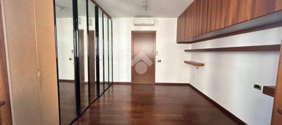 4غرفة شقة في Brescia, Italy رقم 2229 33