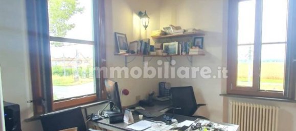 1 bedroom Apartment in Parma, Italy No. 166402 2