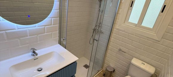 Apartamento de 3 dormitorios en L'Hospitalet de Llobregat, Spain No. 140979 12