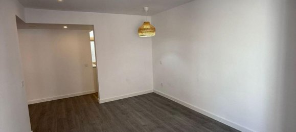 Apartamento de 3 dormitorios en L'Hospitalet de Llobregat, Spain No. 140979 2