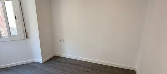 Apartamento de 3 dormitorios en L'Hospitalet de Llobregat, Spain No. 140979 10