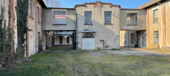 4000m² Building in Oleggio, Italy No. 81115 10