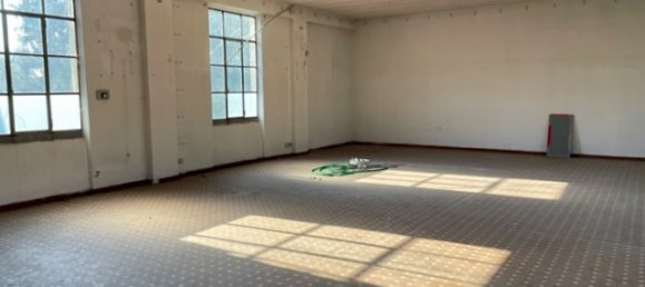 4000m² Building in Oleggio, Italy No. 81115 3