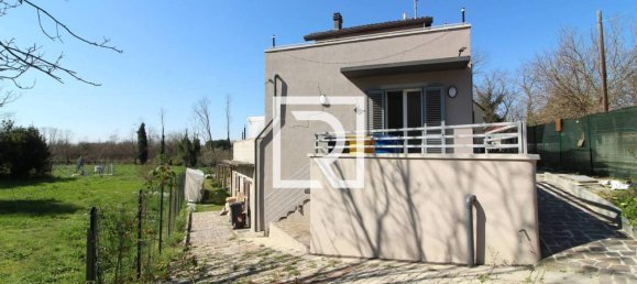 Вилла с 5 комнатами в Форли, Италия № 170226 40