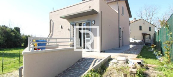 Вилла с 5 комнатами в Форли, Италия № 170226 41