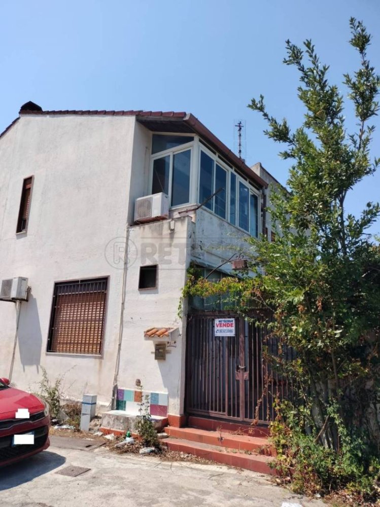 3 bedrooms House in Falcone, Italy No. 321947