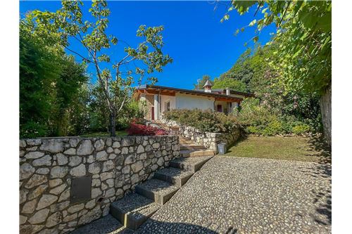 3 bedrooms Villa in Gavardo, Italy No. 279246