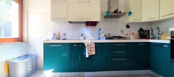 4 rooms Apartment in Perugia, Italy No. 294516 9