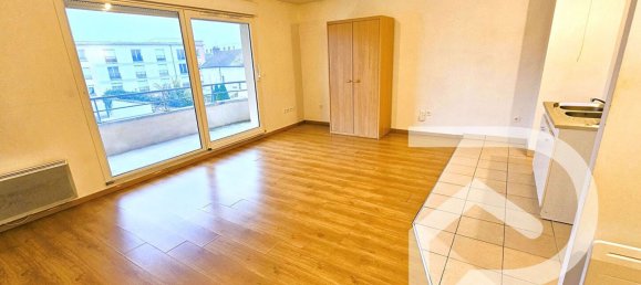 2 rooms Apartment in Persan, France No. 337556 4