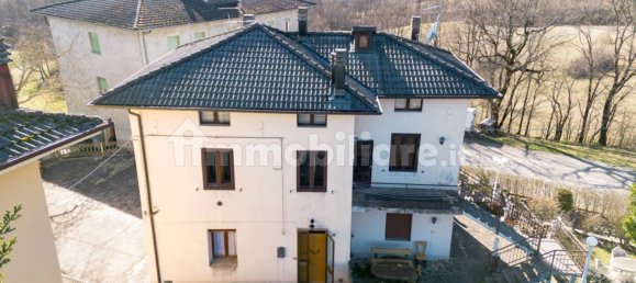 3 Schlafzimmer Villa in Lizzano in Belvedere, Italy, Nr. 258503 2