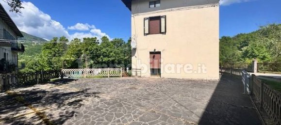 3 Schlafzimmer Villa in Lizzano in Belvedere, Italy, Nr. 258503 8