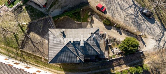 3 Schlafzimmer Villa in Lizzano in Belvedere, Italy, Nr. 258503 5