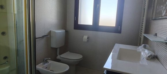 3 bedrooms Duplex in Taglio di Po, Italy No. 371925 4