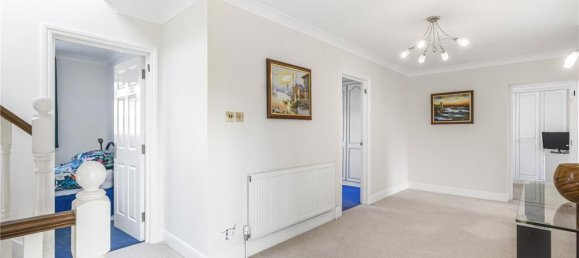 5 bedrooms House in Hadley Wood, United Kingdom No. 6592 56