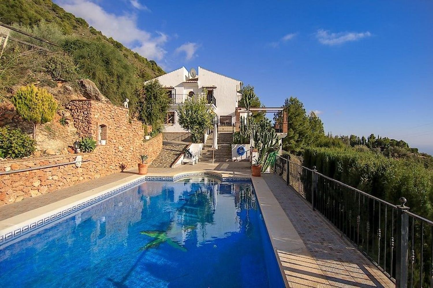 7 bedrooms House in Frigiliana, Spain No. 106601