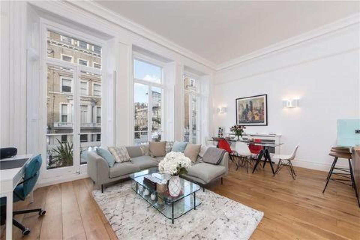 2 bedrooms Condo in London, United Kingdom No. 580