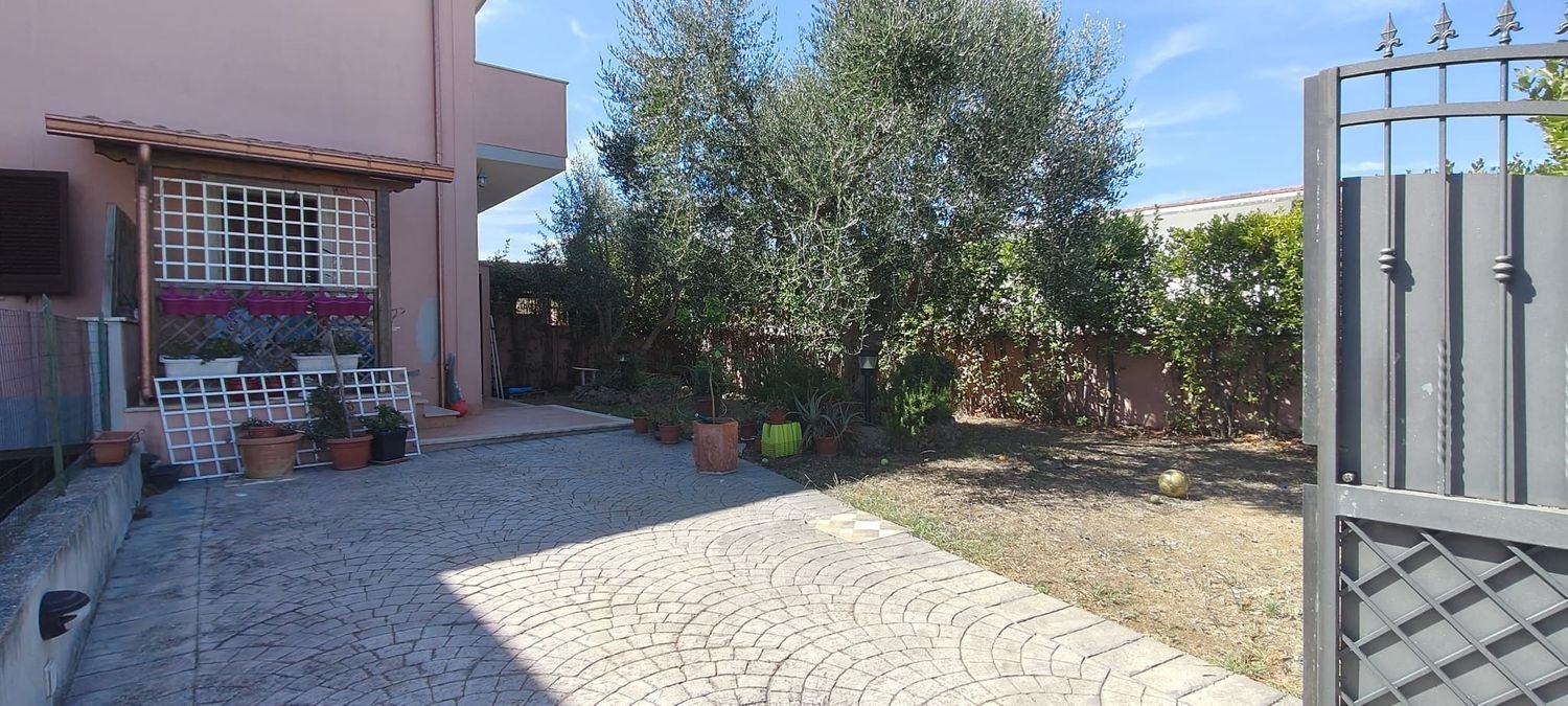 2 bedrooms Apartment in Ardea, Italy No. 316648
