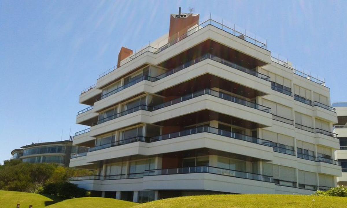 5 bedrooms Apartment in Maldonado, Uruguay No. 6516