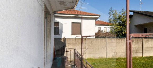 3 rooms Apartment in Parabiago, Italy No. 21000 15