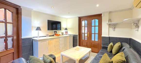 4 bedrooms Villa in Estepona, Spain No. 23632 16