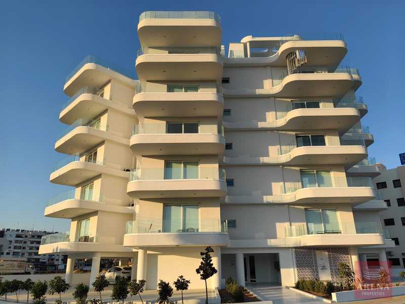 3 bedrooms Apartment in Larnaca, Cyprus No. 20288