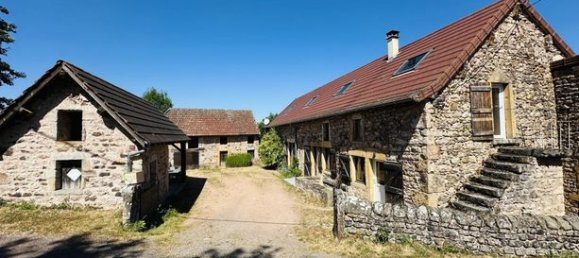 2 bedrooms House in La Clayette, France No. 353555 5