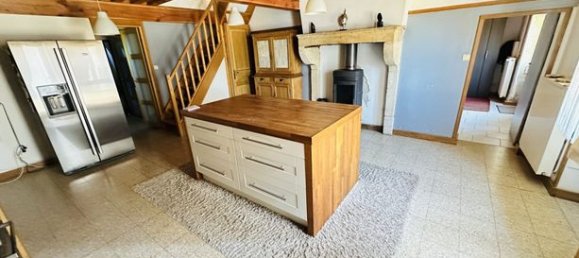 2 bedrooms House in La Clayette, France No. 353555 3