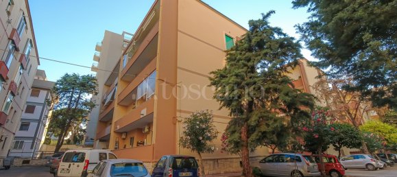 5-salle Appartement à Bari, Italy No. 285103 18