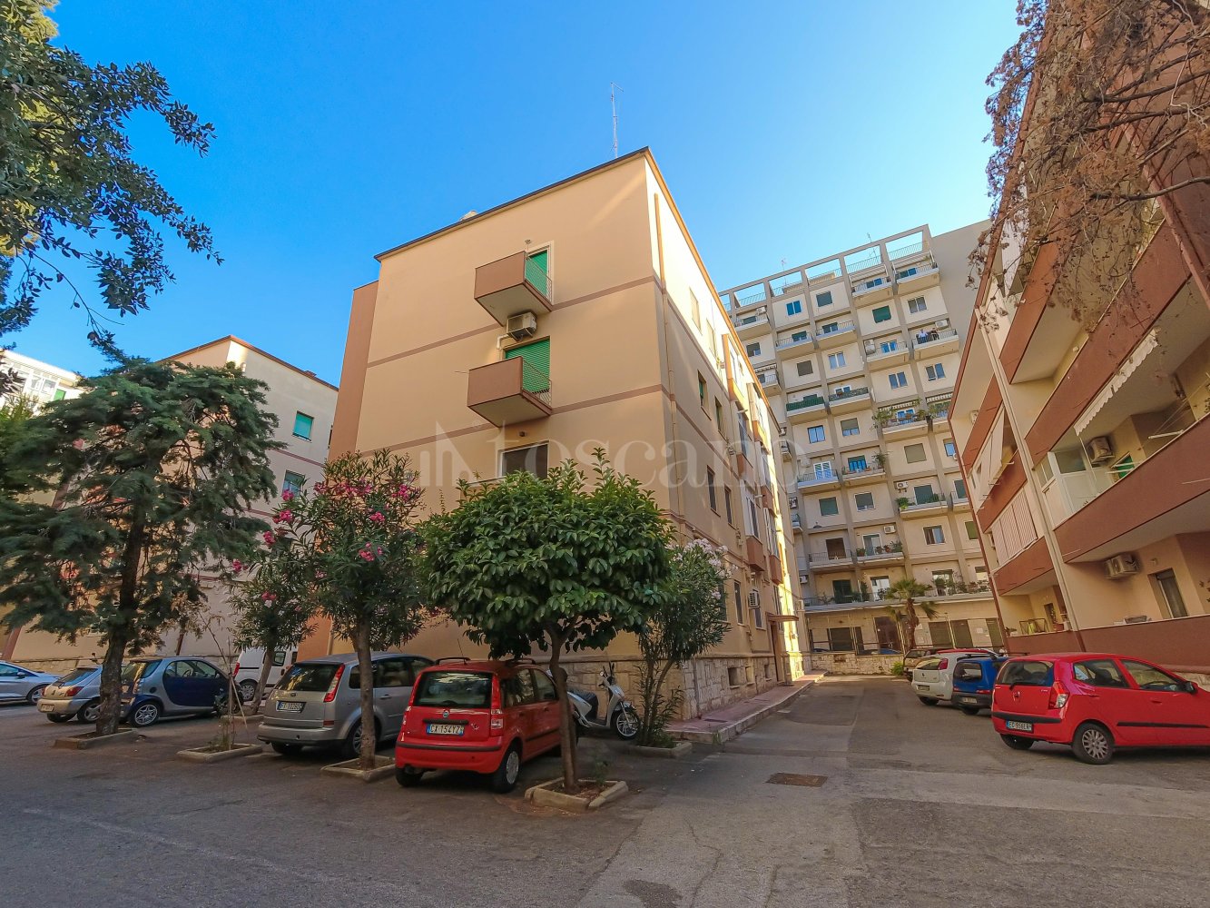 5-salle Appartement à Bari, Italy No. 285103