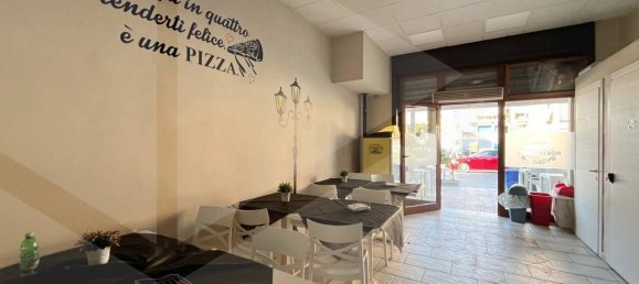Propiedad comercial de 1 habitación en Cerignola, Italy No. 27993 4