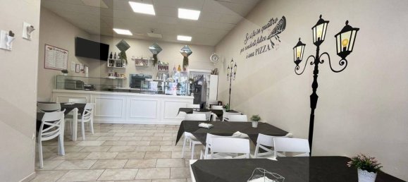 Propiedad comercial de 1 habitación en Cerignola, Italy No. 27993 3