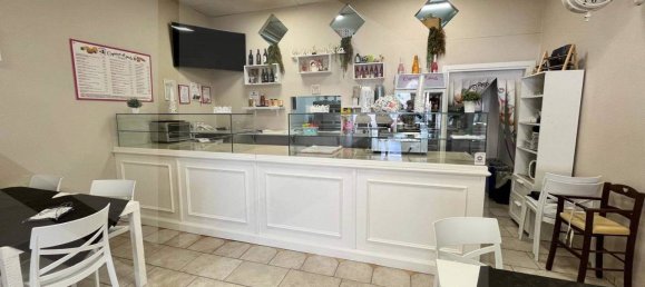 Propiedad comercial de 1 habitación en Cerignola, Italy No. 27993 2