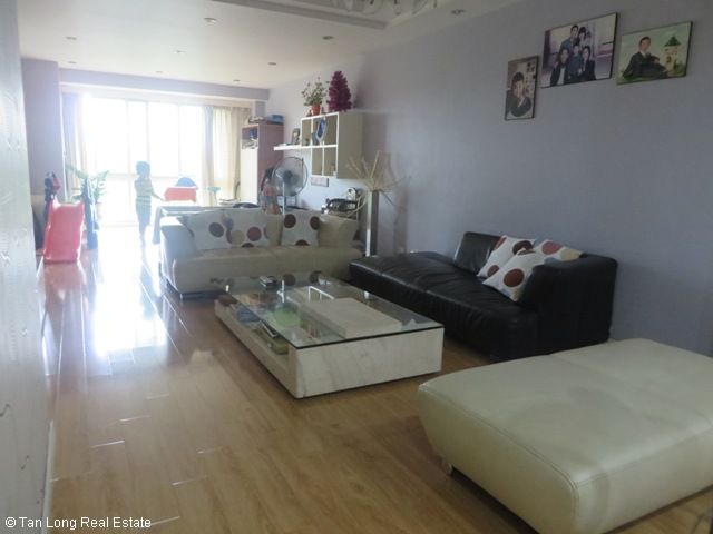 3 bedrooms Apartment in Tay Ho, Vietnam No. 324