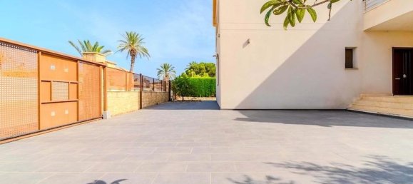 Casa de 5 dormitorios en Cabo Roig, Spain No. 189280 34